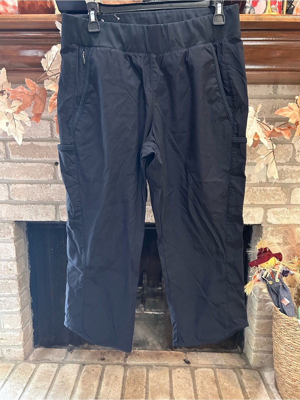 Columbia Men's Black Cargo Pants with Elastic Waist EUC